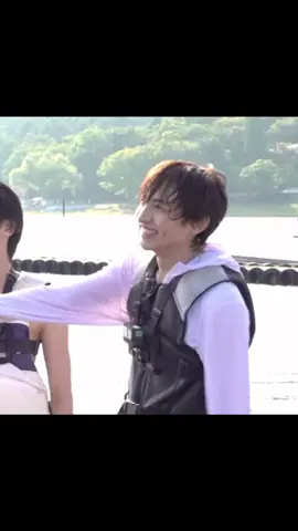 一級小型船舶免許持ちの皇輝くん😭✨🛥️ 「君が幸せだったらこの時間が続くよにずっと祈っているよ」✨️ 少年忍者の青春🤧遊園地といい思いっきり楽しんでる皇輝くんがだいすき( ; ; ) 急にスピード上がって落ちる時うちこきしてた😭💖皇輝くん落ちないように反対側に振り切ってるのに思いっきりひっぱられててしぬwww いつか皇輝くんの操縦姿がみれますように😌🛥️ @ジュニア【公式】  #少年忍者 #川﨑皇輝 #川崎皇輝 #かわさきこうき #プロ #ジュ#ジュニア崎兄弟 (﨑)#少年忍者担と繋がりたい #jr担と繋がりたい #わーーージャニヲタさんと繋がりたい #datevlog #YouTube #忍つべ #忍ちゅーぶ #山中湖 #うちこき #内村颯太 #fyp 
