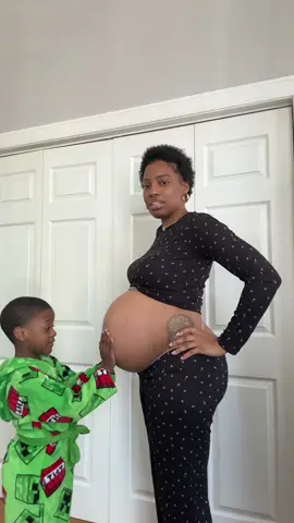 We can’t belive how big this belly has gotten 😭👶🏾 #pregnant #pregnantlife #belly #bigbrother 