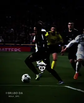 Neymar solo 😮‍💨 #neymar #neymarjr #skills #futebolbrasileiro #dribles 