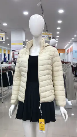 Áo phao nữ siêu nhẹ gia đình YODY mã 4S , mũ tháo rời được ạ ! Màu be đẹp suất sắc ạ #yody #aokhoac #aophao #aophaobeo #aophaobeo #xuhuongtiktok #xuhuong #phaosieunhe #thinhhanh #hot #aonu #thoitrang #thoitrangnu 