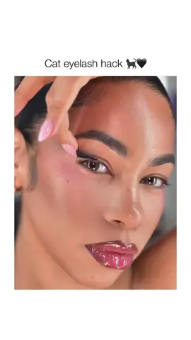 Tag a friend! @Cori 💜 #makeuphacks 