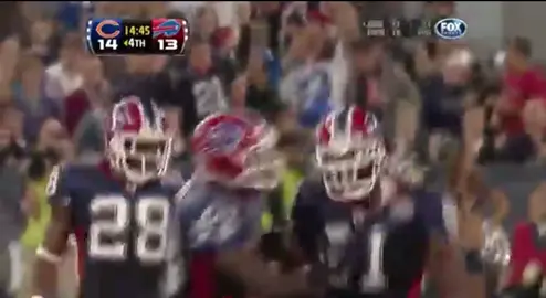 The Chicago Bears beat the Buffalo Bills 22–19 in Week 9 of the 2010 NFL regular season. The game was played in Toronto on November 7, 2010.  The Bills held a 19–14 lead late in the fourth quarter after a fumble recovery.#nfl #nflfootball #chicagobears #onthisday #fyp  Bears quarterback Jay Cutler then found Earl Bennett for a touchdown, and a two-point conversion to Matt Forte secured the 22–19 comeback victory for Chicago.