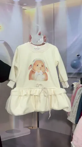 Váy liền xinh yêu cho bé ạ