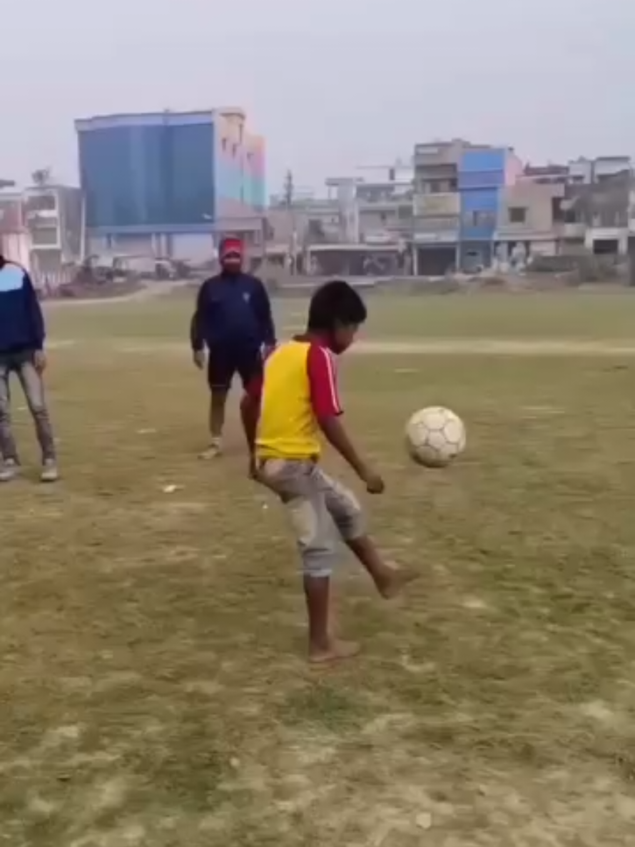 இலச்சம் உழைத்து வாழ வேண்டாம் இலச்சியத்தோடு வாழுங்கள். யாரையும் ஏமாற்ற வேண்டாம். அதுவே சிறப்பு 