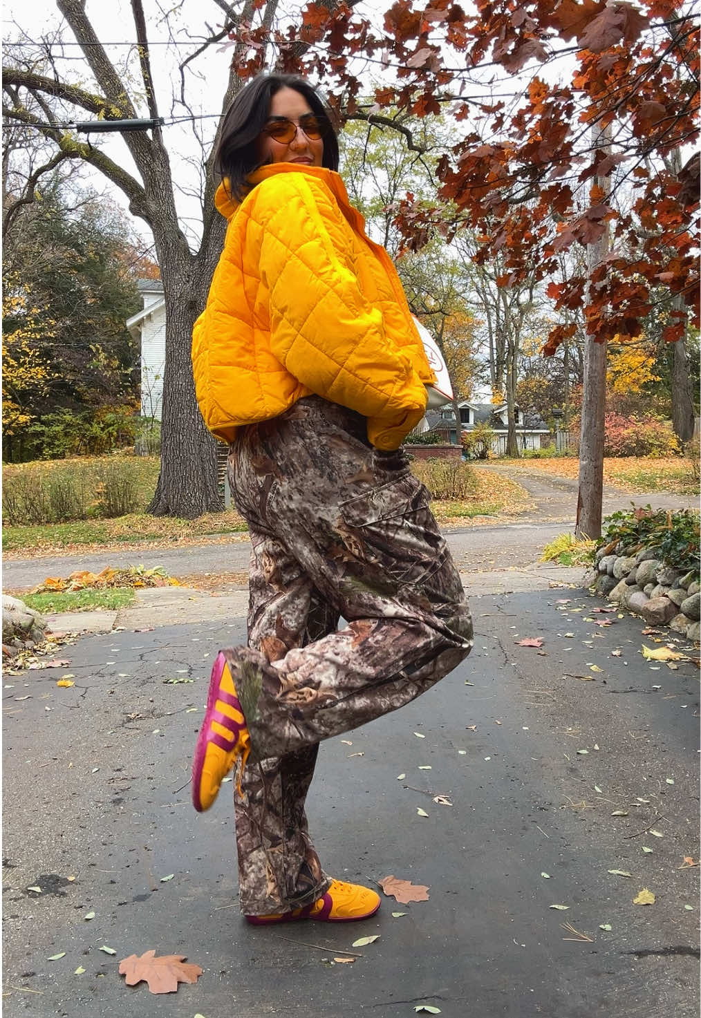 The perfect fall fit 🍂💛 @Melissa Official  Linked on my shopmy 🫶🏼 #softbodybaddie #midsizefashion #plussizefashion 