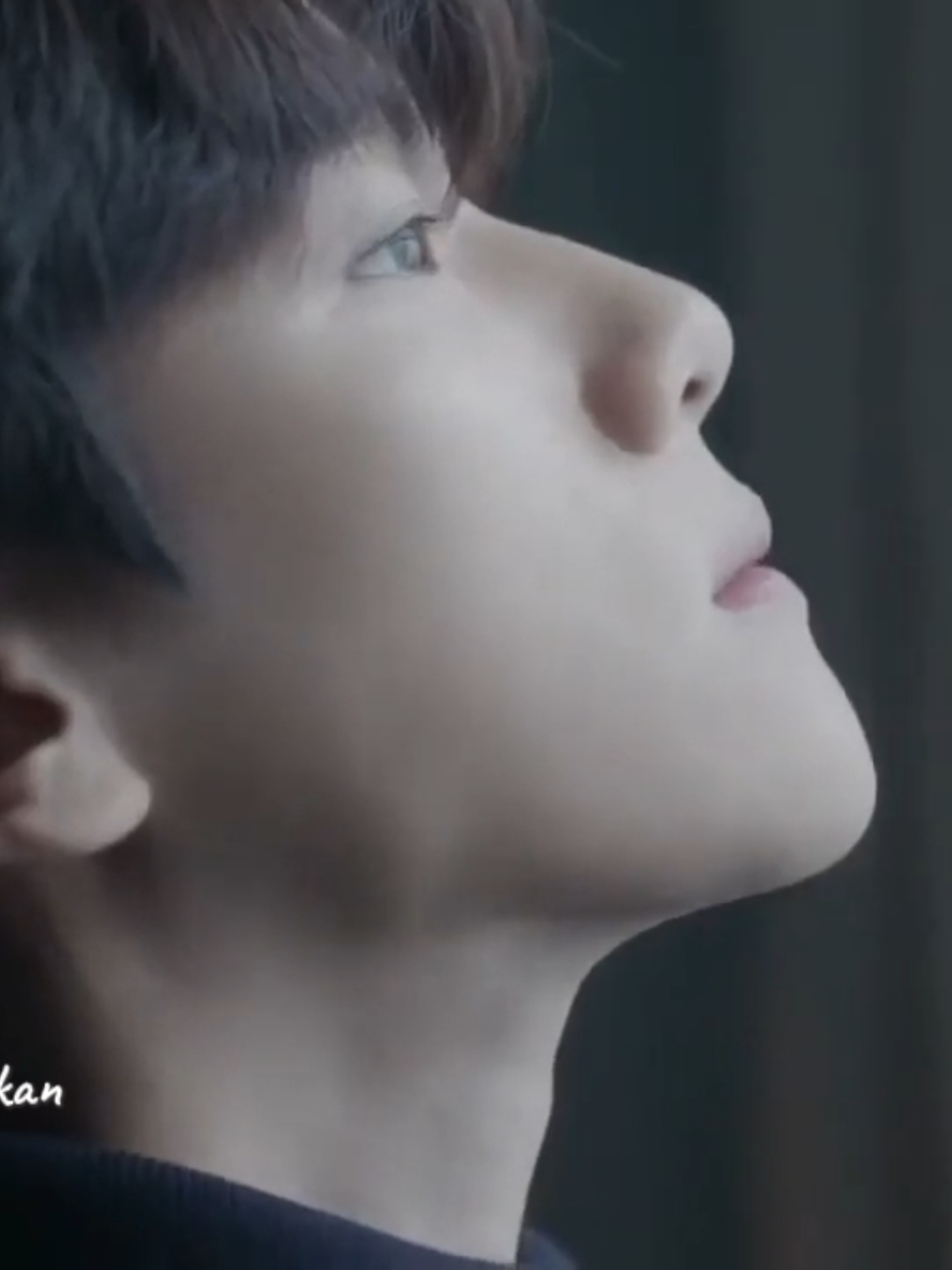 Dunia terlalu jahat untuk 1 permintaan kita 😔#weareone #ot9 #exo #exol 