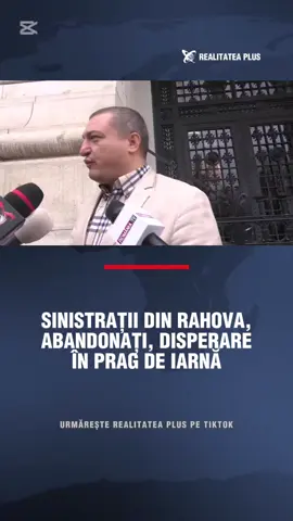 Zeci de familii din Rahova, rămase fără locuință după explozia care a distrus scara blocului au fost mutate în apartamente provizorii din Capitală. Ședința de la primărie s-a încheiat din nou fără răspuns pentru ei, iar incertitudinea și haosul amplifică teama celor care simt că nu se vor mai întoarce niciodată acasă. Nimeni nu le poate spune dacă, după reconstrucție, își vor recăpăta locuințele ca proprietari sau dacă vor fi transformați în chiriași ai statului. #stiri #realitateaplus #Foryou #Romania 