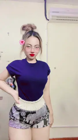 အပုပ်ကောင်ရုပ်ဆောင်ဆိုပေမဲ့ မပုပ်ခင်တော့ လှအောင်နေမယ်လေ  ကျမလှတယ်လေ 😁😝#ချစ်စရာကောင်းတာတစ်ခုပြမယ်🥺🎀 #စိုးမိုးချင်လို့ပါ🙈🤭 #မြင်ပါများပီးချစ်ကျွမ်းဝင်အောင်လို့🤒🖤 