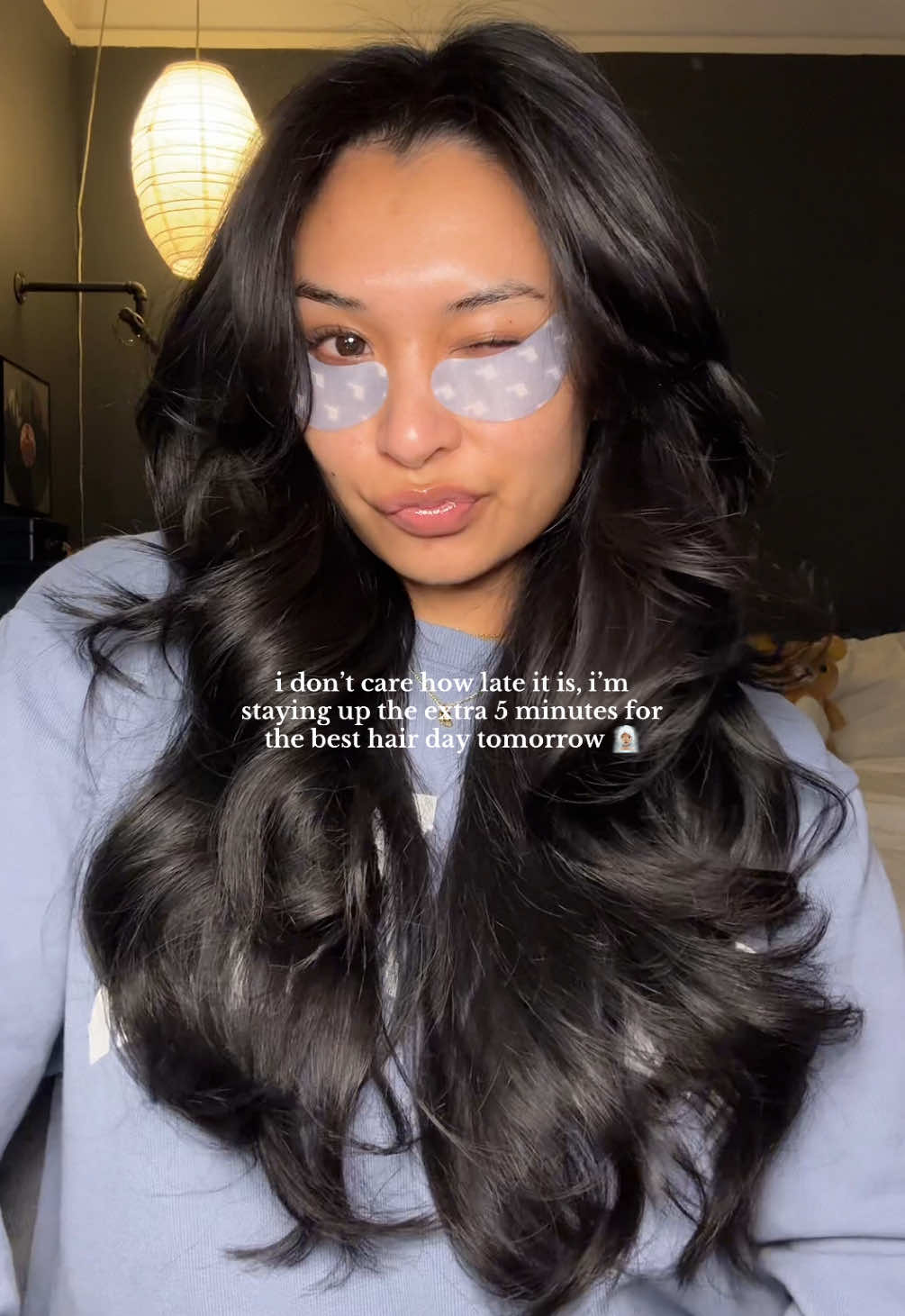 donut overnight blowout method is that diva 🍩🧖🏽‍♀️ using @Overnight Blowout grande rod, @Redken 24/7 serum, and @rhode skin eye patches 🤍 #heatlesscurls #heatlessblowout #overnightblowout #heatlesshairstyles #jenikkafn 