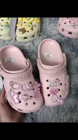 Cái màu dịu thíii#viralvideo #crocs #xuhuongg #thinhhanh #TikTokAwardsVN 