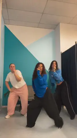 @TYLA is backk. It’s the mh-mm for me 🔥 Dc: @kipittok dancing w @Nicoline💕 @VIOLASIRI #newdancetrends #tiktoktrends2025 #latestviraldance #dancechallengewithfriends #isabeljasmine tyla chanel dance 