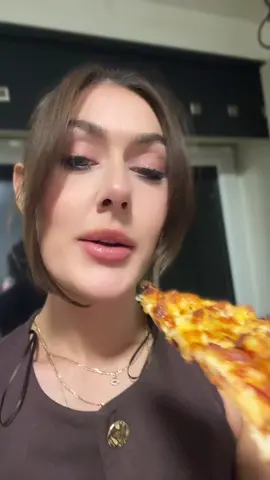 Pizza is life 🍕 #cheese #pizza #idgaf #mebeingme 
