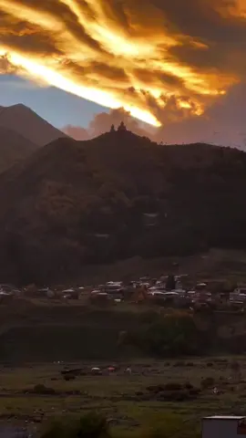 Сказочная красота из Казбеги. Fairytale beauty from Kazbegi. ✅ Туры по  Грузии: Рача, Лечхуми, Имерети, Сванети, Самегрело, Кахети. ✅ +995551250441;  Вацап, Вайбер, Телеграмм. ✅ Tours in Georgia: Racha, Lechkhumi, Imereti, Svaneti, Samegrelo, Kakheti. ✅ +995551250441; WhatsApp, Viber, Telegram.