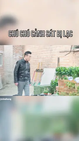 Chú chó cảnh sát bị lạc - Trong video này, cảnh sát dẫn theo chó nghiệp vụ đến một bồn hoa để điều tra. Không ngờ, họ nghe thấy tiếng rên rỉ phát ra từ dưới bồn hoa và phát hiện ra một tầng hầm bí mật. Khi một nhân viên của cửa hàng thú cưng phát hiện ra, mọi chuyện trở nên căng thẳng. Đội trưởng Đỗ và NiNa đang giả làm vợ chồng để điều tra, nhưng sự xuất hiện của chó nghiệp vụ NiuNiu lại khiến mọi thứ trở nên phức tạp hơn. Liệu họ có khám phá được bí mật ẩn giấu bên trong? Hãy cùng theo dõi! #xuhuong #viral #cinehung