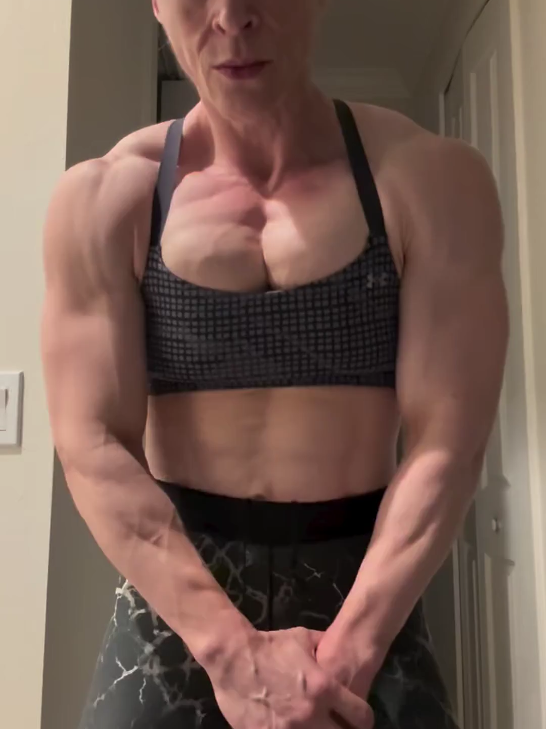 #musclemommy #bodybulding #volimzenerazvijene #ivanstressmanfbb #flex #muscle #pecs #biceps #fbb