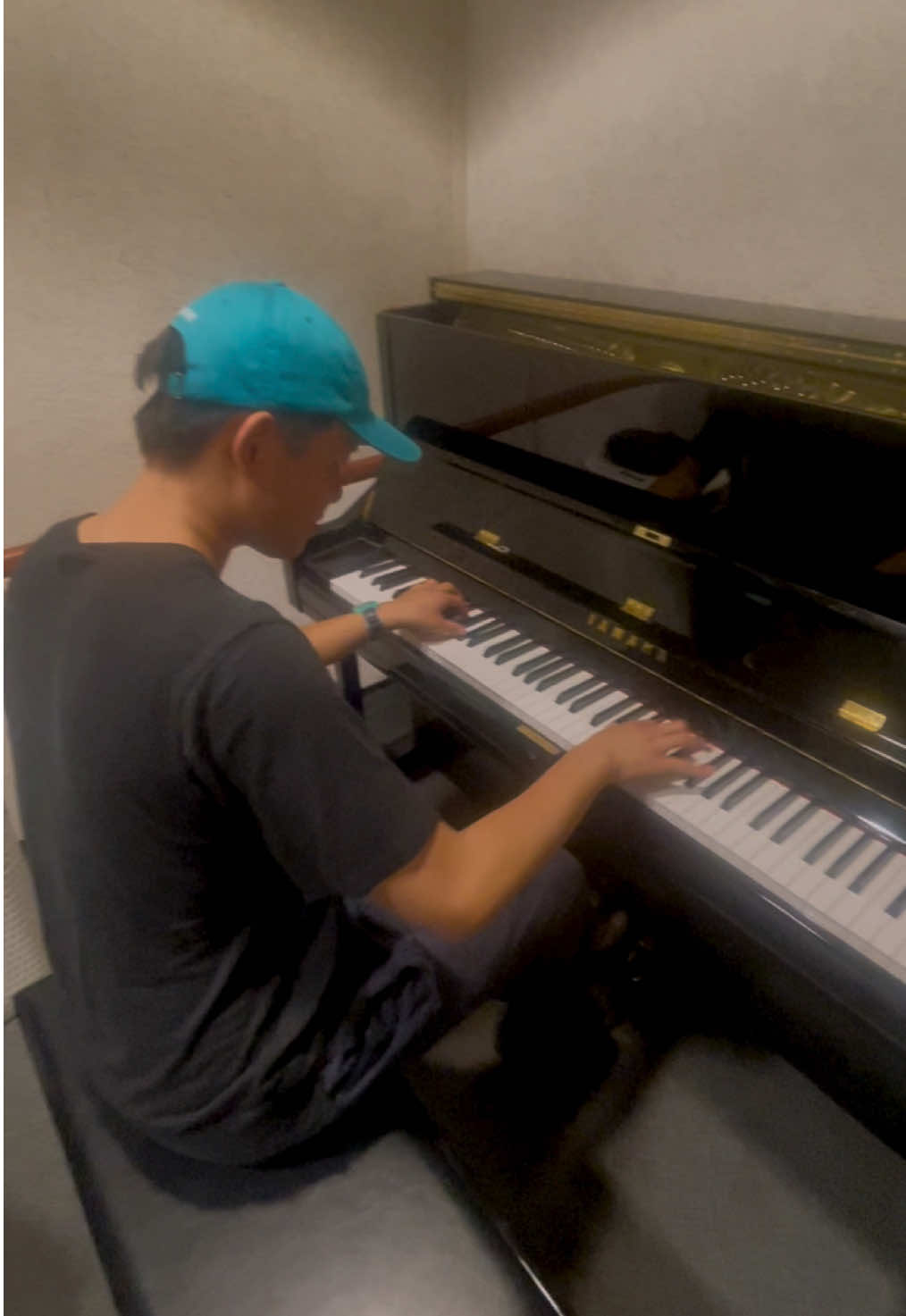 You sure that’s how you play moonlight sonata? #piano #chillbro #funny #goofy #goofyah 