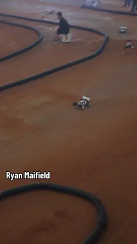 Ryan Maifield ripping through the Pro Nitro Buggy field in practice at AMS 16.0 in Alabama. #rc #rcracing #rccars #nitrobuggy #offroadracing 