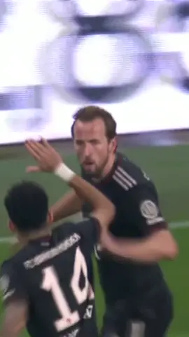 HARRY KANE EQUALIZES FOR BAYERN IN STOPPAGE TIME TO KEEP THEIR UNBEATEN STREAK 👏 #harrykane #bayernmunich #bayern #football #Soccer 