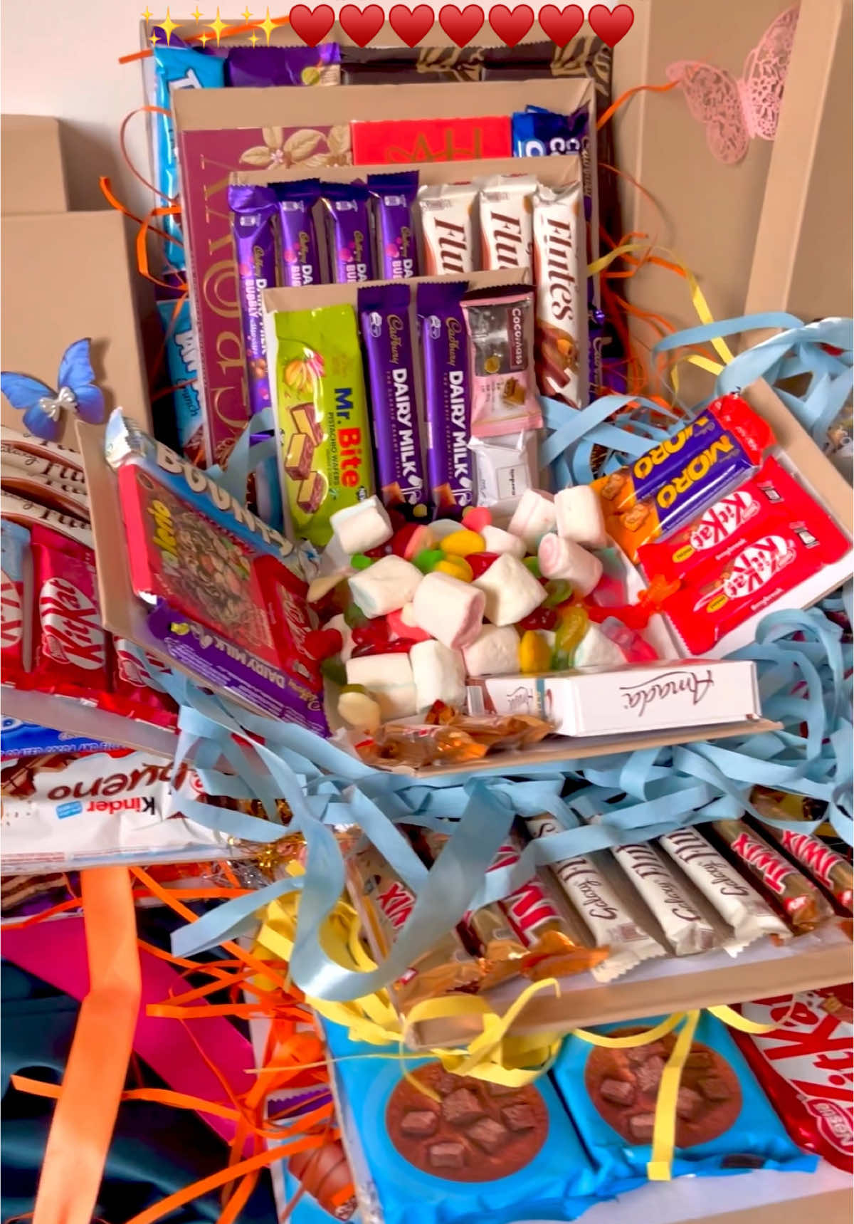 ونفسيتي انا كمان محتاجه البوكس ده🥲😂❤️❤️❤️ ——————————————————- للاوردر او الاستفسار عن طريق بيدج الانستجرام  لينك البيدج في البايو❤️ ——————————————————- #بوكس_شوكولاته #giftideas #بوكسات_هدايا #fyp #هدايا_نسائيه #بوكس_عيد_ميلاد #بوكسات_شوكلت 