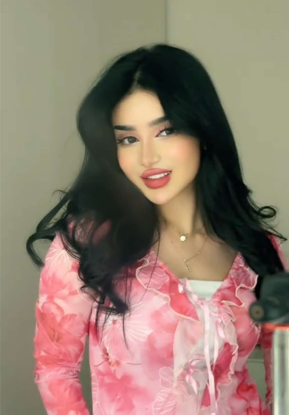 شوية دلع م تضر💞💞 #fyp #foryou #ايثار_الشريف  #بنات_البومب 