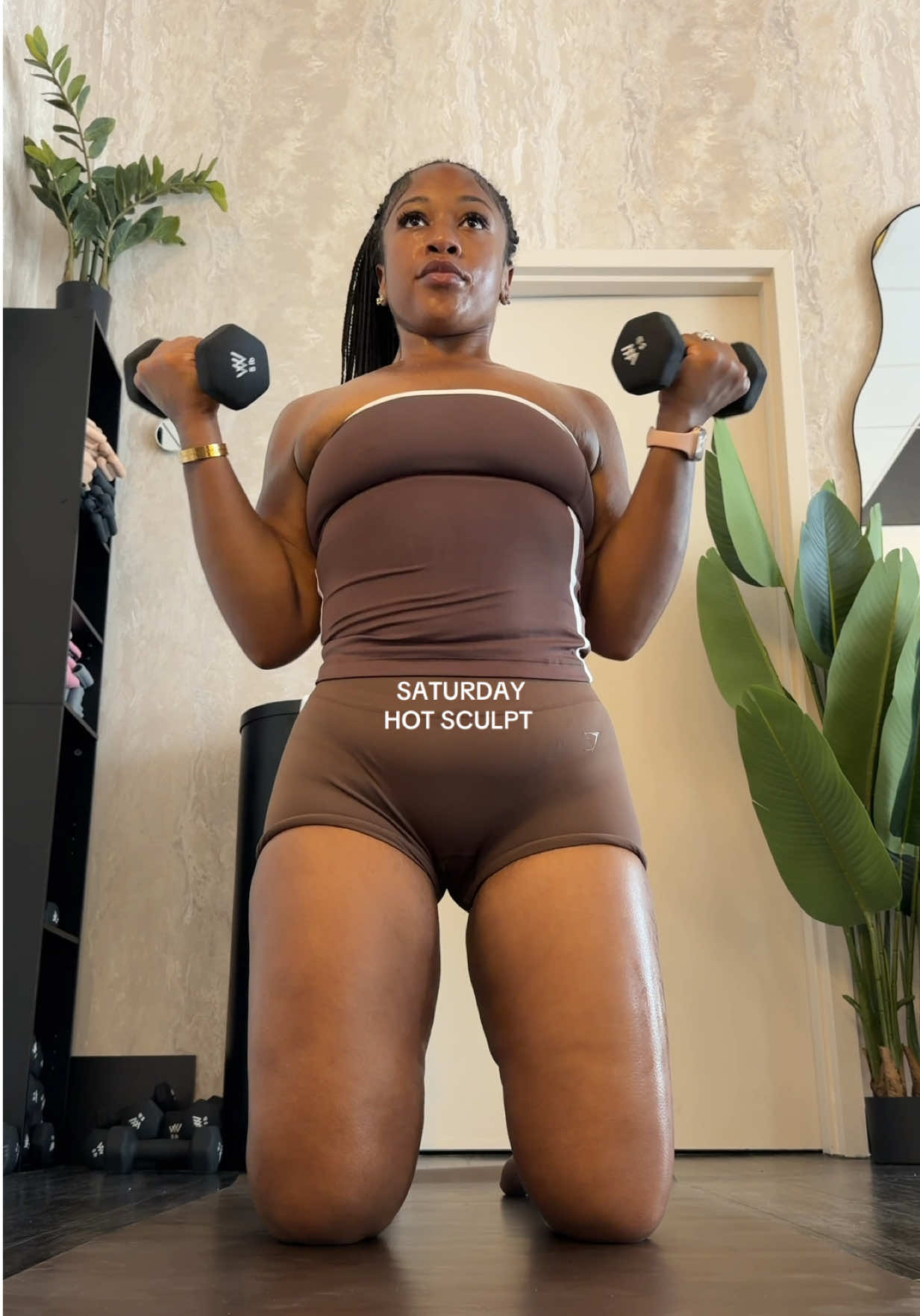 This class was so spicy but I definitely have a love hate relationship with sliders 🤣 outfit is @Gymshark 