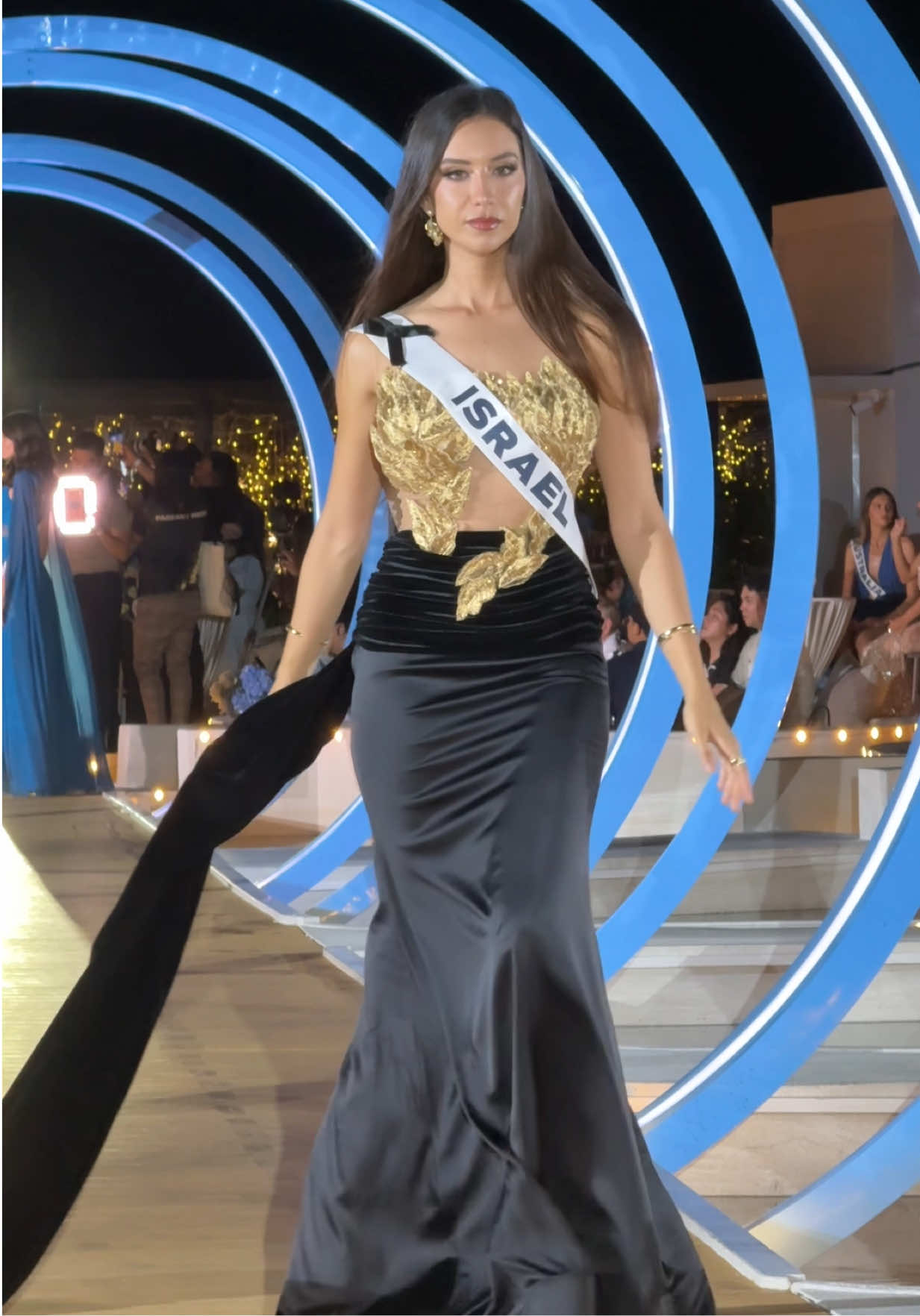 𝐌𝐨𝐨𝐧𝐥𝐢𝐠𝐡𝐭 𝐒𝐤𝐲 𝐆𝐚𝐥𝐚 𝐖𝐞𝐥𝐜𝐨𝐦𝐞 𝐃𝐢𝐧𝐧𝐞𝐫 as The 74th Miss Universe contestants light up the night. 💫 Israel  #MGIxMU #MissUniverse  #The74thMissUniverse