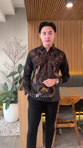 New Motif di Batik AF Pratama Stok tipis. Buruan di gercepin 😎 . #bajubatik #kemejabatik #kemejabatikpria #bajubatikpria #bajubatik 