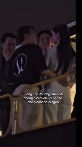 Á hậu Phương Nhi được chồng đưa đi concert dragon #phamnhatminhhoang #ahauphuongnhi #concertdragon #dragon #phuongnhi 
