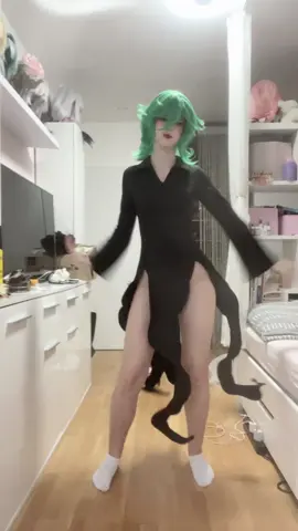 why do my legs look so big help 😭💚 || #fyp #cosplay #cosplayergirl #cosplaydance #tatsumakicosplay 