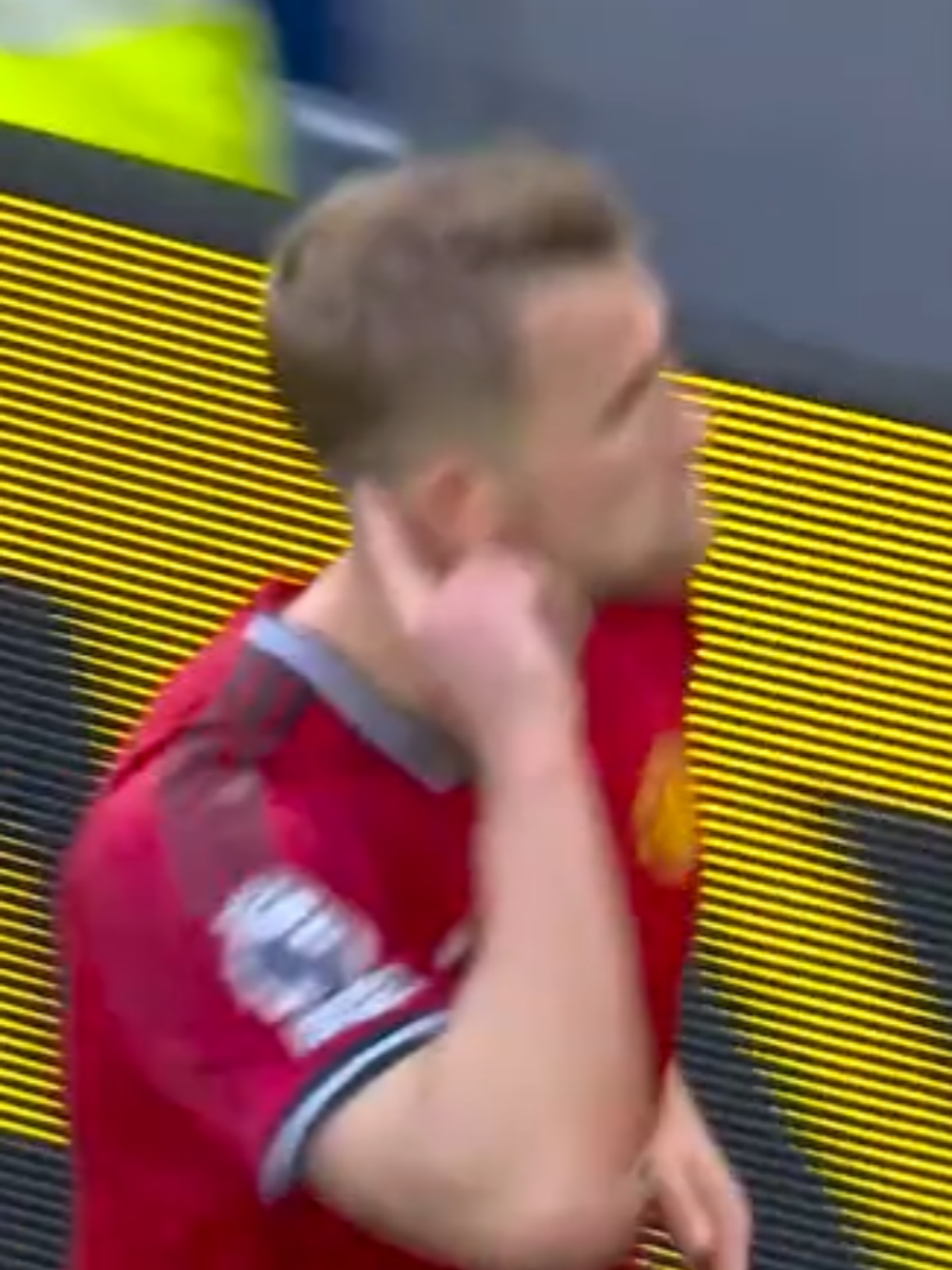 De Ligt Silent the Stadium 🤫 #manchesterunited #GGMU 