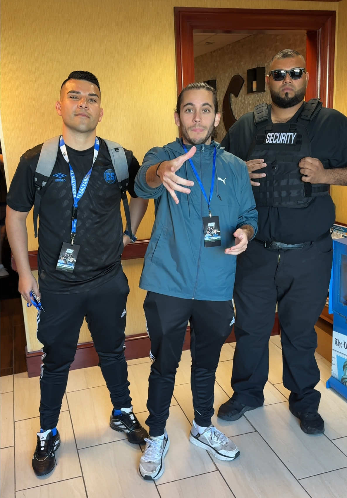 Con el fichaje estrella El Salvador vs Guatemala!!! @Carlos_Eduardo_Espina 