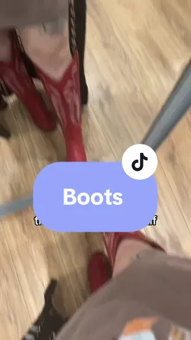 OBSSESSED 😍 #OOTD #fashion #midsize #boots #red 