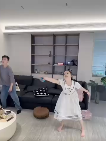 Điệu nhảy gì vậy Tiểu Uyên