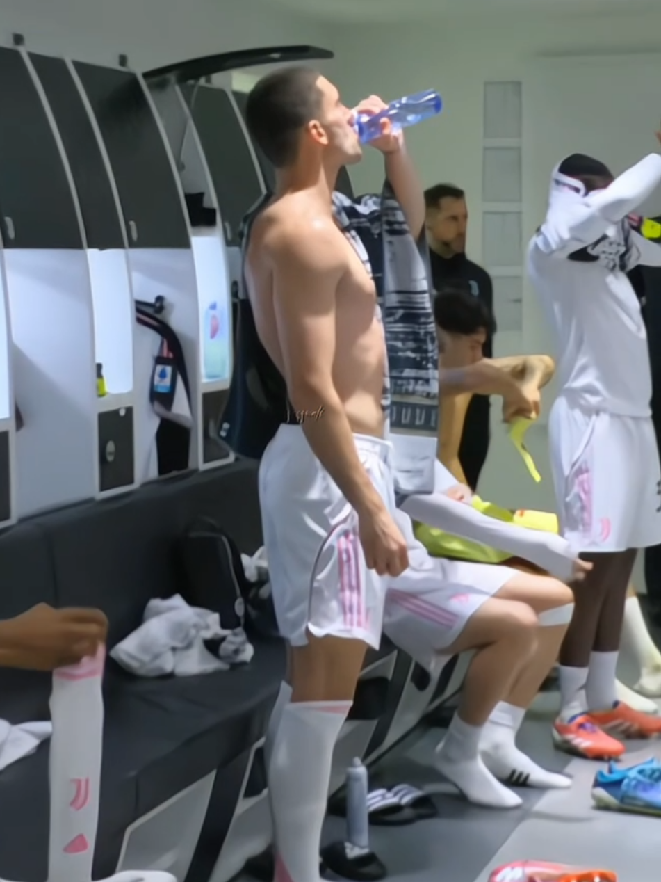 Mamma miaaaa  #dusanvlahovic #juventus #man #trend #kenanyildiz 