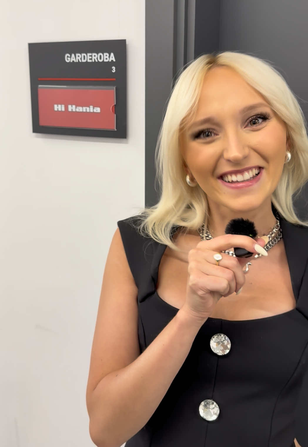 Gotowi na pierwszy odcinek Live #voiceofpoland 🎤✌️ @Hi Hania już na Was czeka 🥰😍