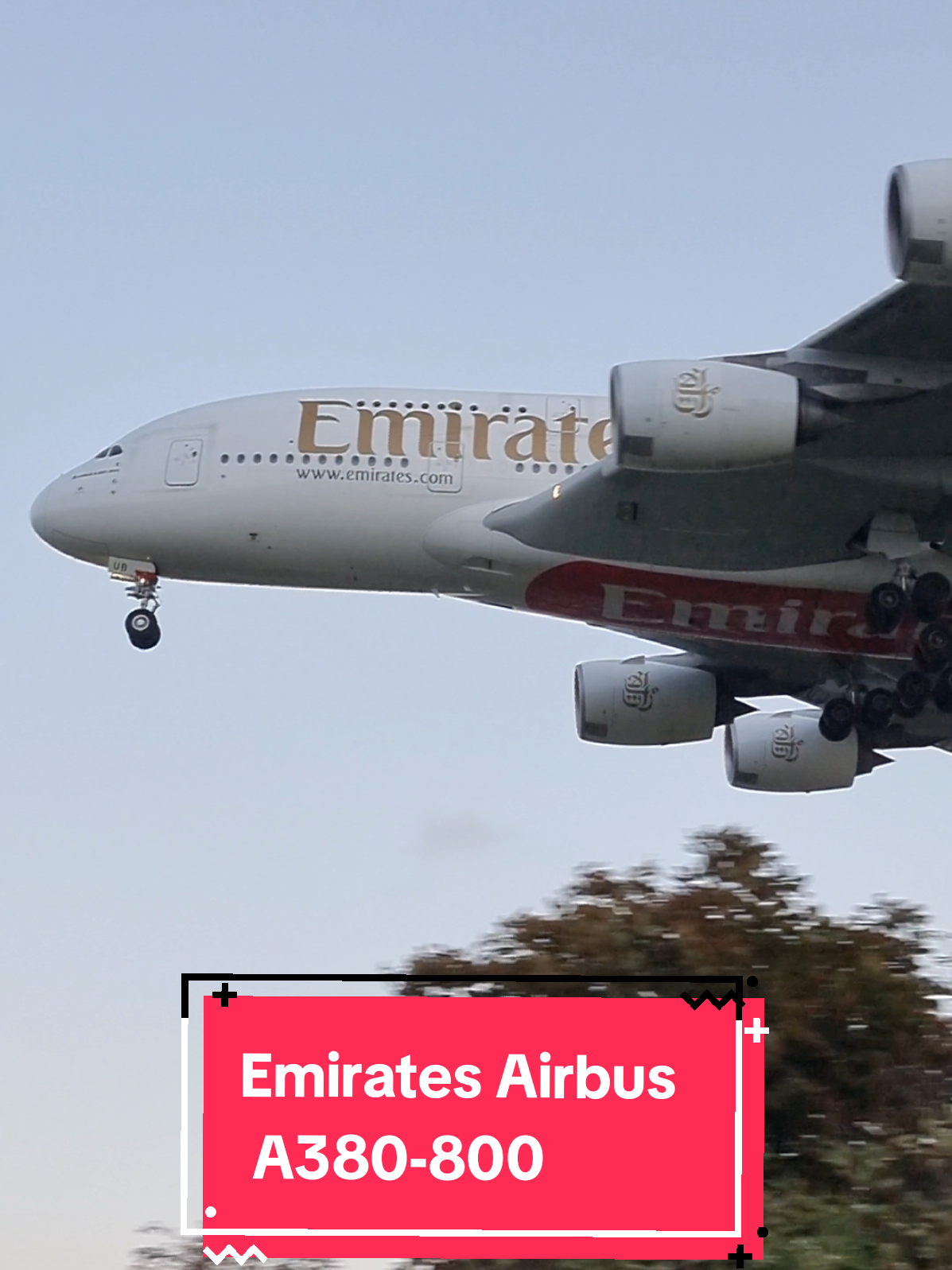Emirates Airbus A380 landing at Heathrow Airport ✈️ #a380 #airbus #emiratesairline #landing #heathrow 