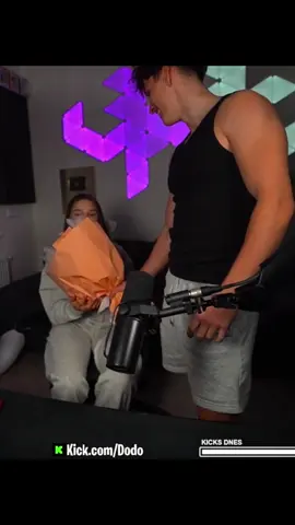 nejkrasnější gesto, co může kluk udělat❣️🌷#fyp #foryou #dodo #flower #rose @Dodo @klara 