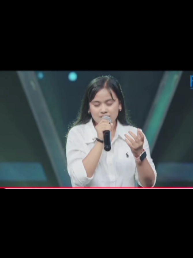 द भ्वाइस काे स्टेजमा अरु प्रतिभाहरुकाे प्रस्तुति हेर्न आएकी दर्शक मध्य रञ्जिता बिश्वकर्मा लाई द भ्वाइस काे टिमले दिएकाे याे अबसर ४ वटै काेच घुमाउन सफल  #thevoiceofnepalseason7 #foryou #foryoupage #trending #fyp 