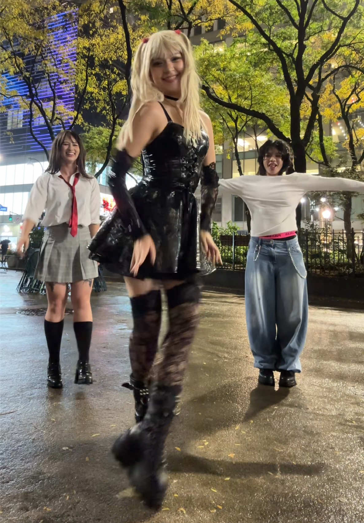i don’t think L got the memo @echan @eryixyzj #deathnote #cosplay #misaamane 