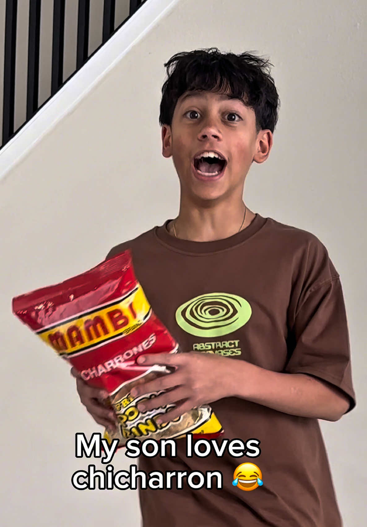 My son loves his snacks 😂 #viral #fyp #funny #viralvideo #fy @allstarjonnyg @Kathiusca Rubi 