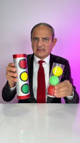 How? 😆 #arnaldomangini #comedy #magic 