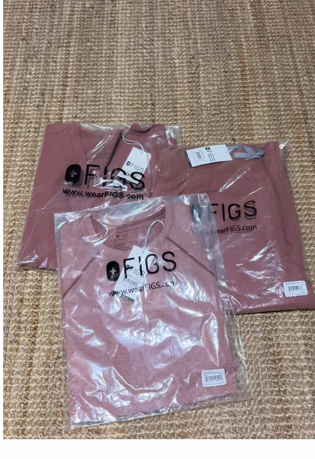 @wearfigs #haul #figs #pijamaquirurgica #figsscrubs 