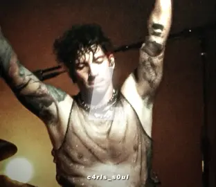 #twentyonepilots // DT LIST, TELL ME IF YOU WANNA BE TAGGED!! Reposting some edits, cause why not😓🤲🏻 . Spc: Liv, I’m pretty sure  . #fypage #edit #fyp #tøp  . @madi 🧟‍♀️💝 @evyspriv 