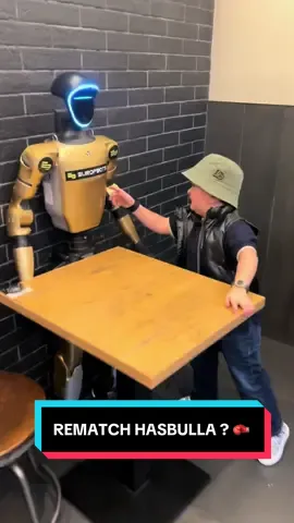 I want a rematch @Hasbulla 🥊 #robot #blackandwhiteburger 