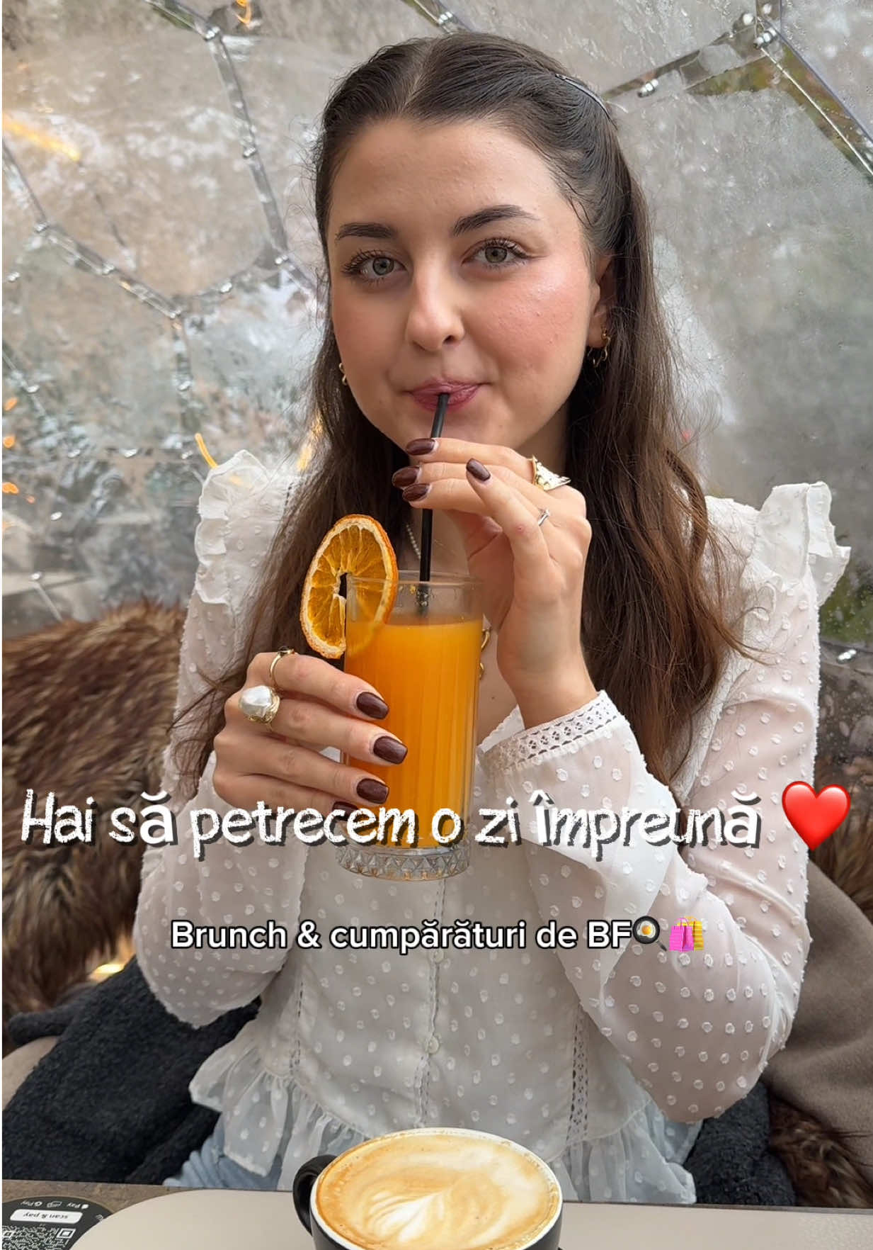 O zi foarte productivă aș zice eu🤣🤣 acum mergem să luăm niște pateu să fie @Paulina @Nespresso @obsentum @Beautik #spendadaywithme #Vlog #dailyvlog #brunch #perfumetok 