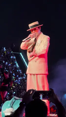 Love u bro 🥹🩷 xxxibgdrgn #kwonjiyong  #지드래곤 #day1   #gdragon #concertgdragon2025 