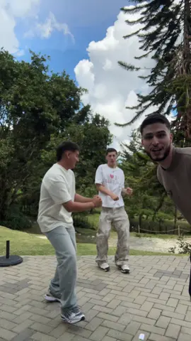 @Juanesramirezg nooooo😭😭😭😭😭