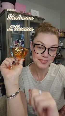 I'm stunned and in love !! This fragrance is insanely classy !! It screams quiet luxury !! #fragrance #scentmail #perfume #new 