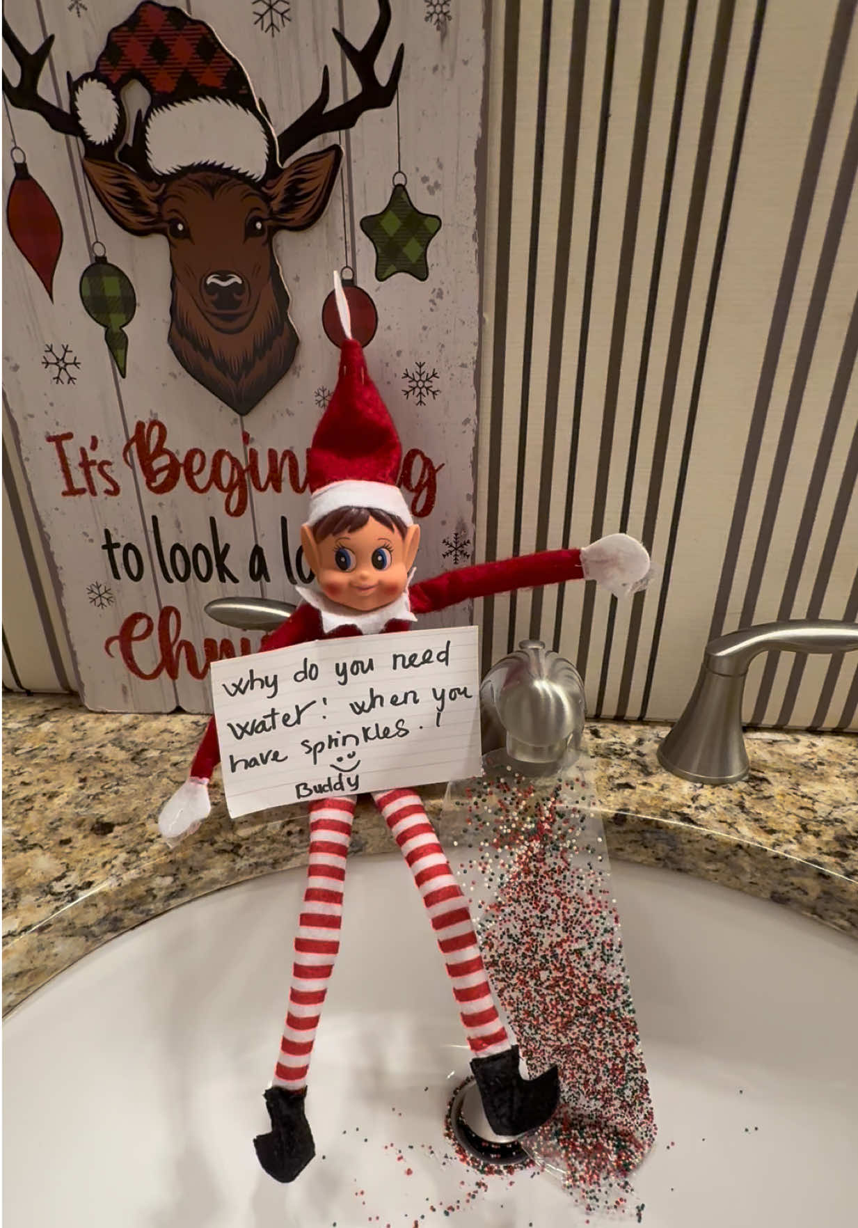 Elf on the shelf ideas to surprise your child. #elfontheshelf #elfontheshelf2025 #elfontheshelfideas #christmas  
