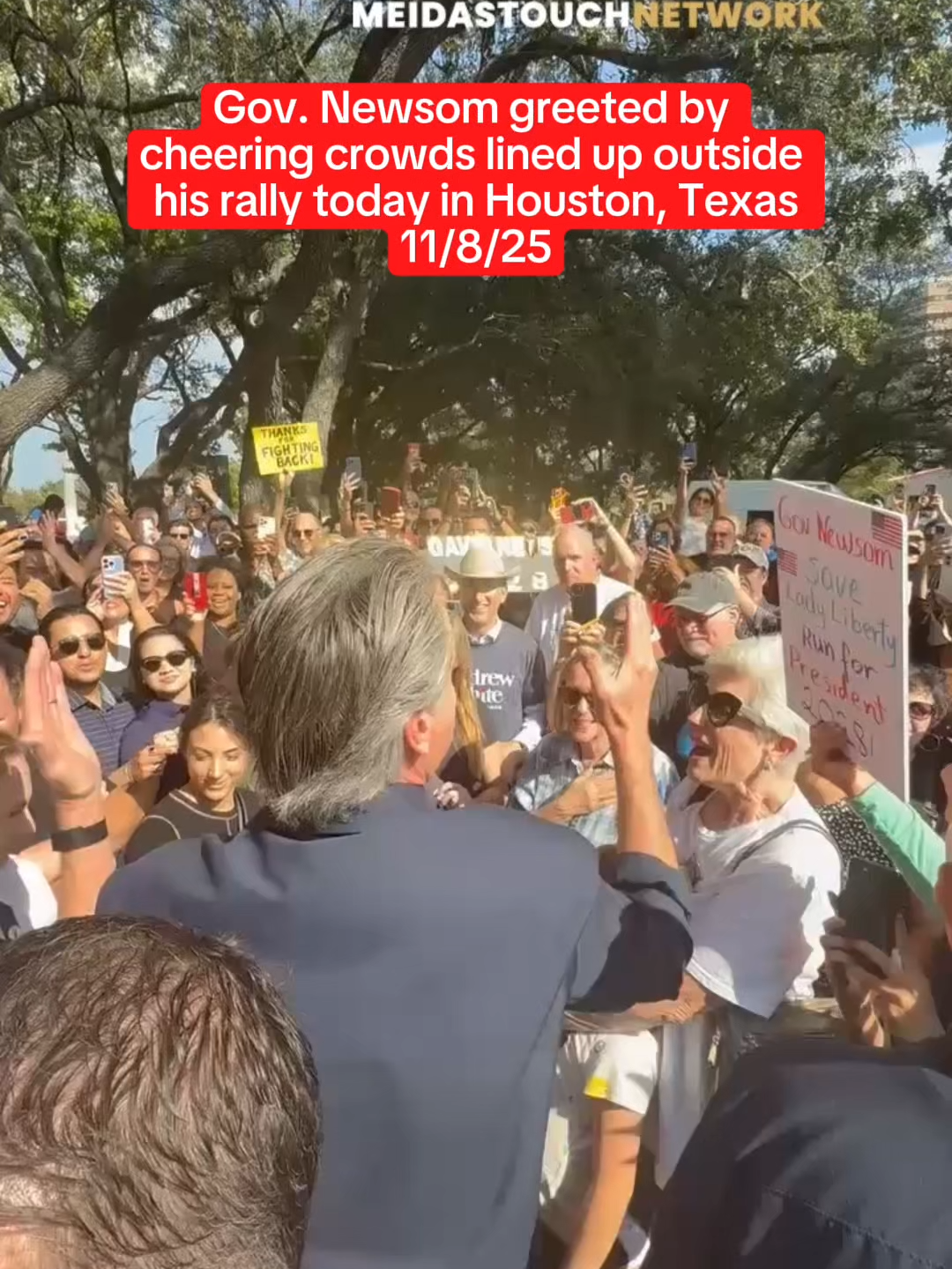 WOW: California Gov. Gavin Newsom gets a rock star welcome in Houston, Texas — greeted by cheering crowds lined up outside his rally today. 11/8/25